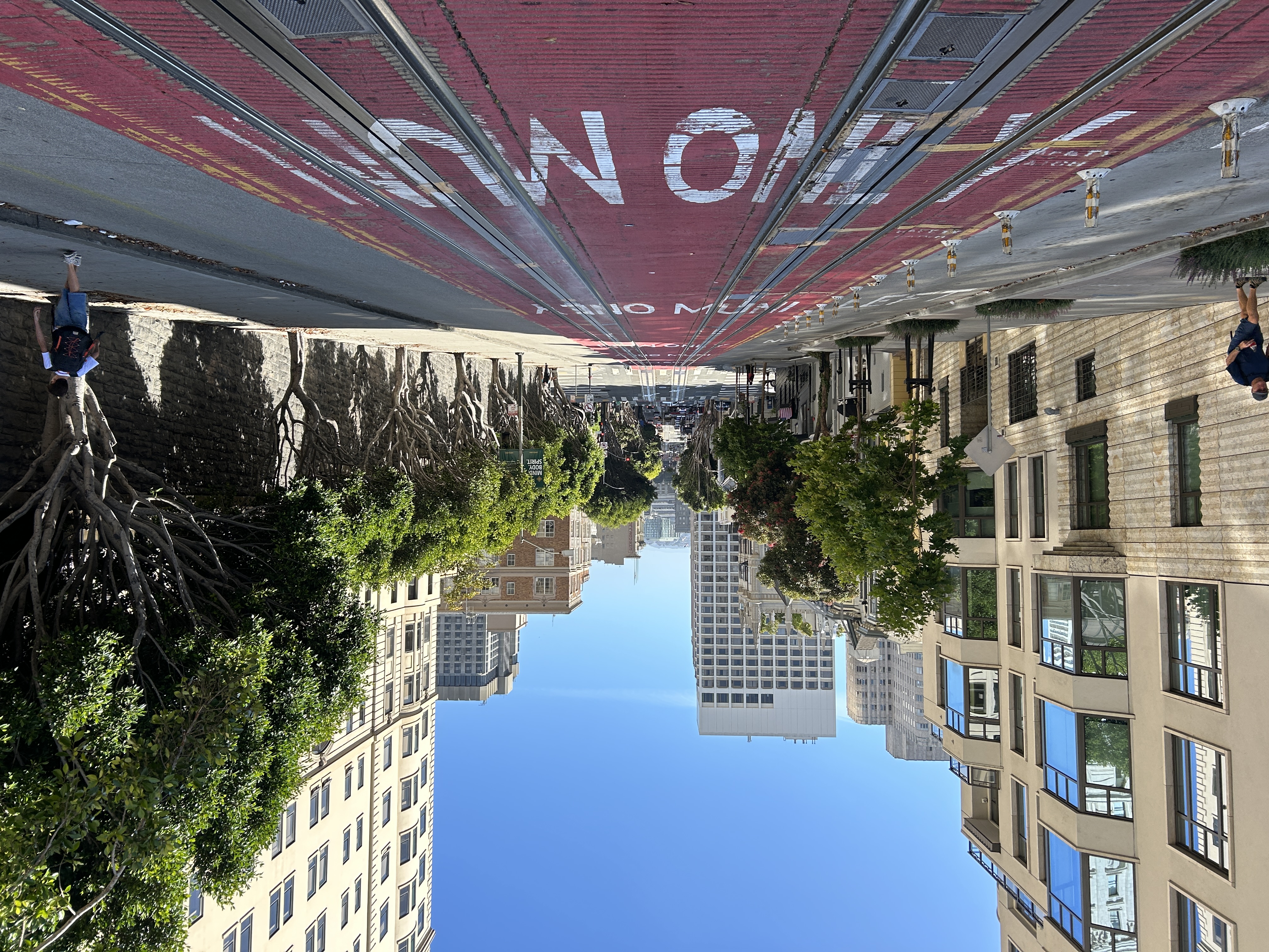 Blick in die steilen Strassen