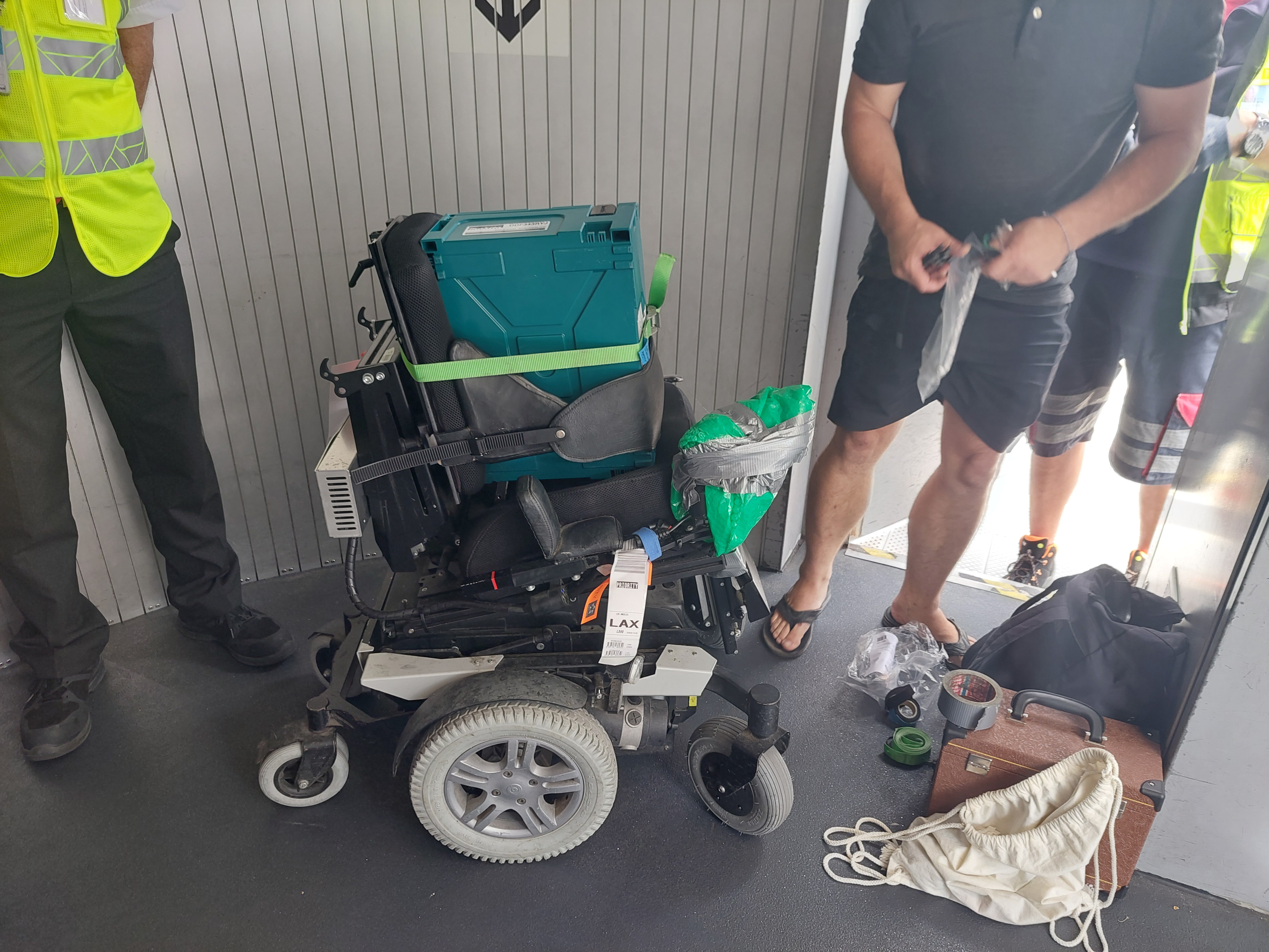 Und auch der Rollstuhl von Raphi ist bereit