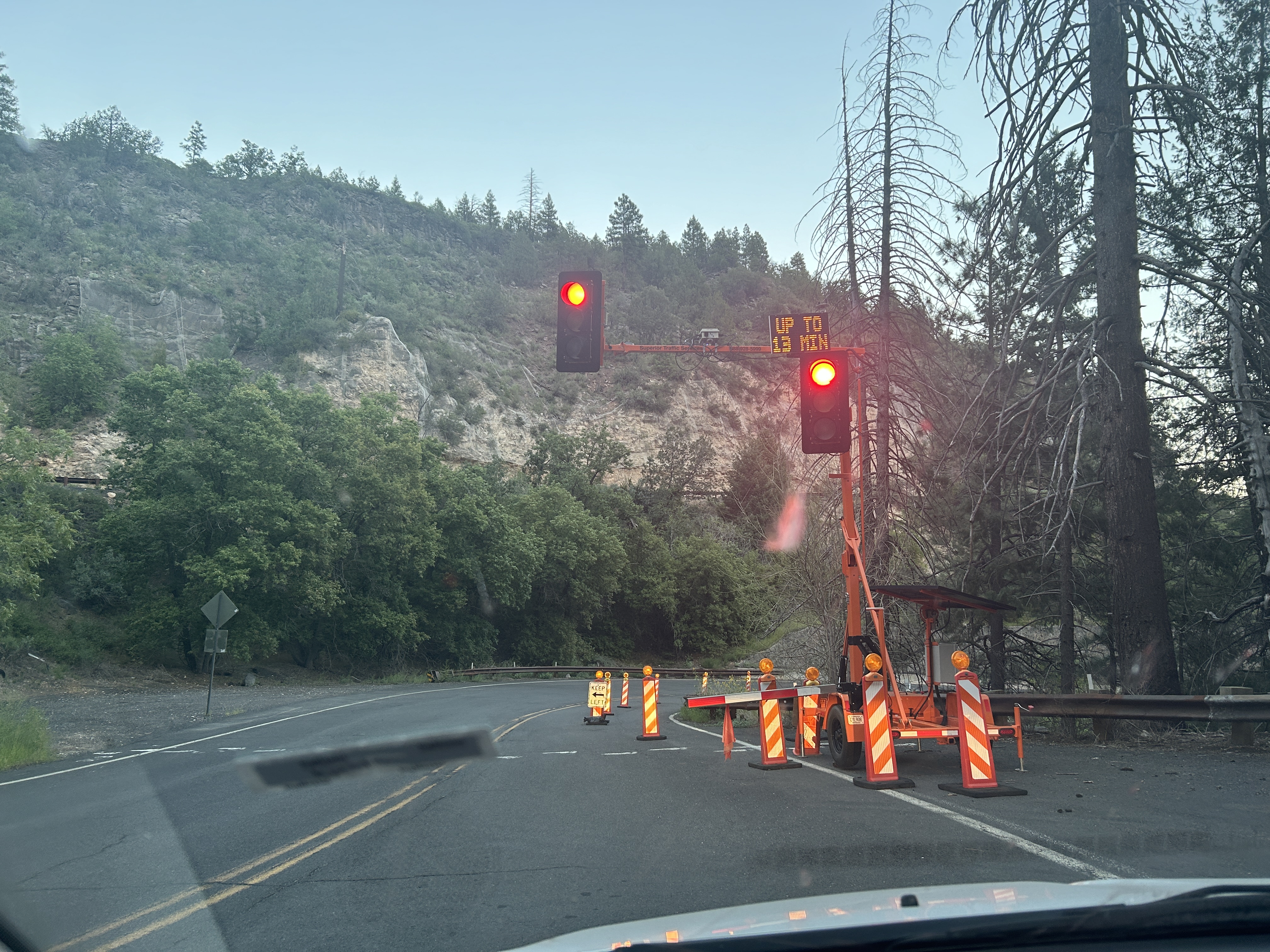Mittlerweile bekannte Baustelle im Oak Creek Canyon mit 15min Intervall