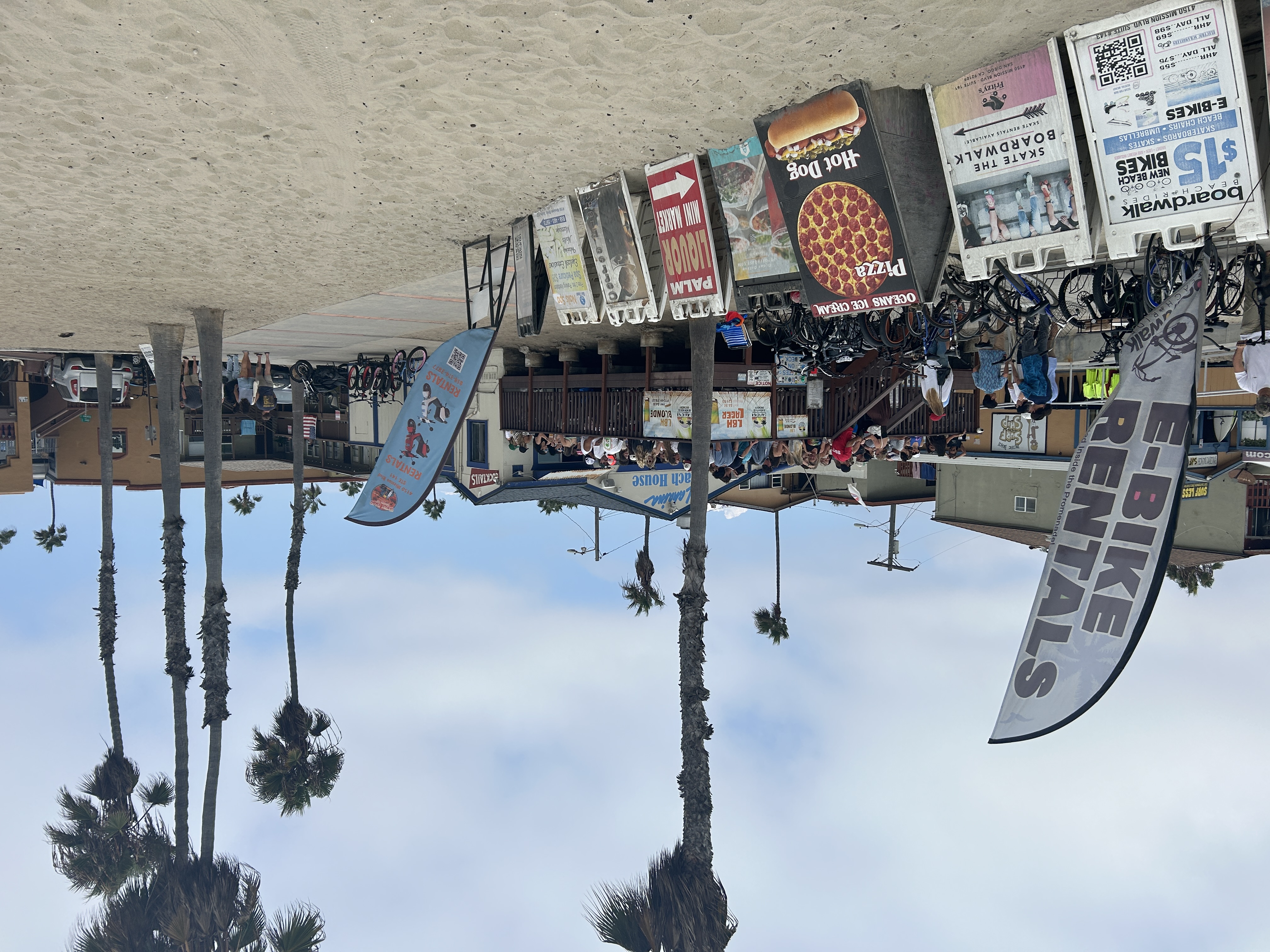 Party im Lahaina Beach House, ausserhalb der Terrasse ist öffenticher Grund und damit Alkohol verboten