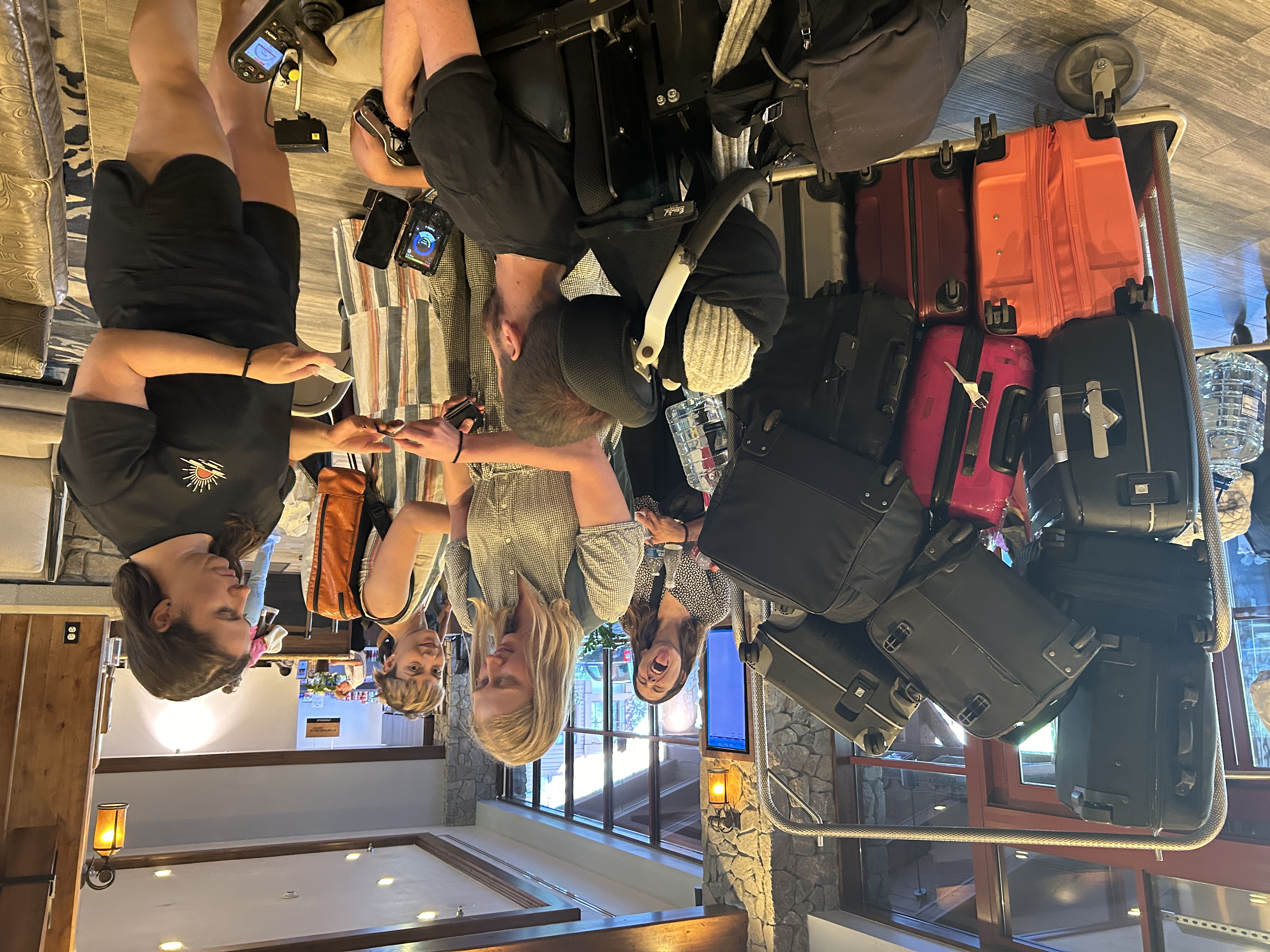 Vollbepackt am Check-In